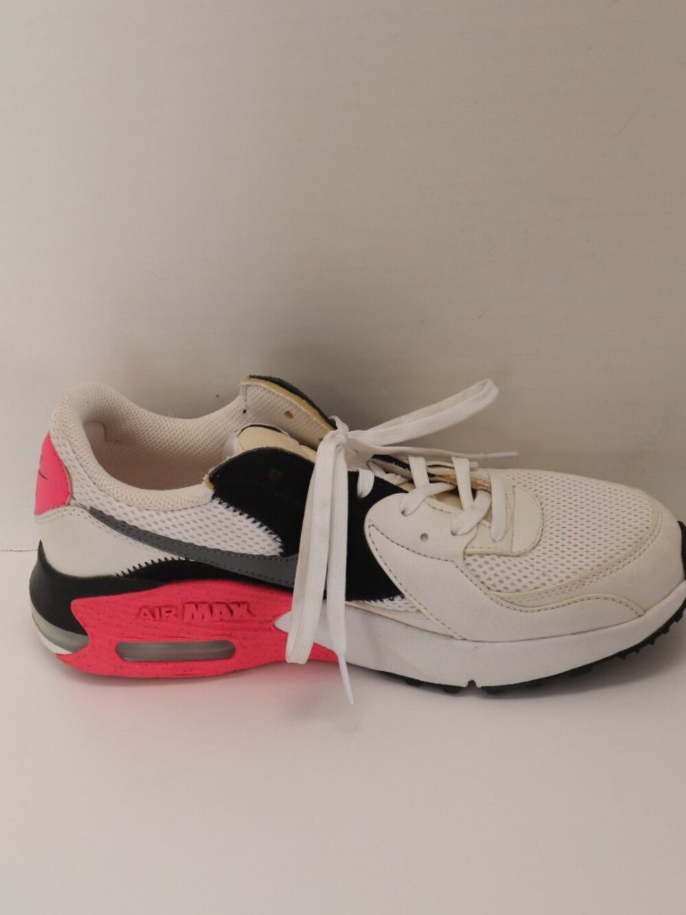 Nike Women's Air Sneakers White Black Pink Size 7.5 Made in Vietnam - Picture 3 of 13